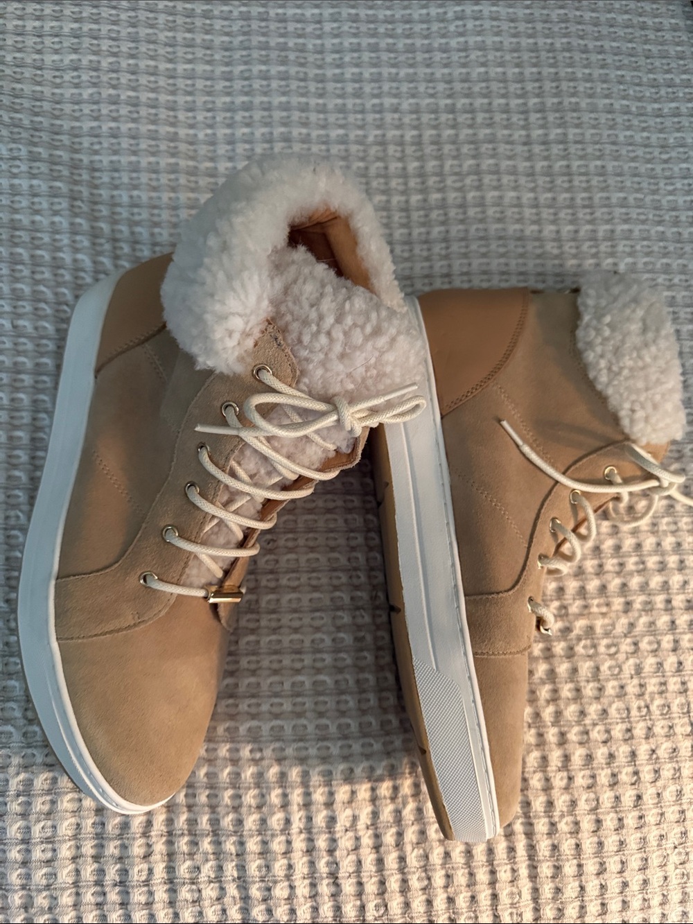 Donald J. Pliner Tan Suede Lace-Up Shearling Ankle Boots in size 7.5. - Picture 2 of 5